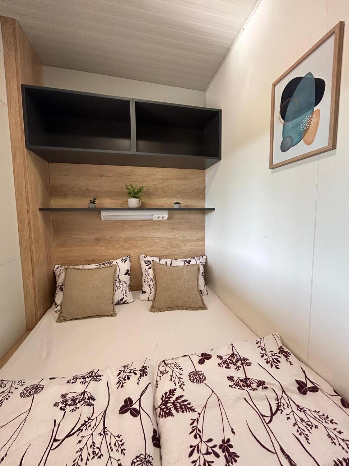 Mobile Home Vilmaris Pakoštane Eksteriør bilde