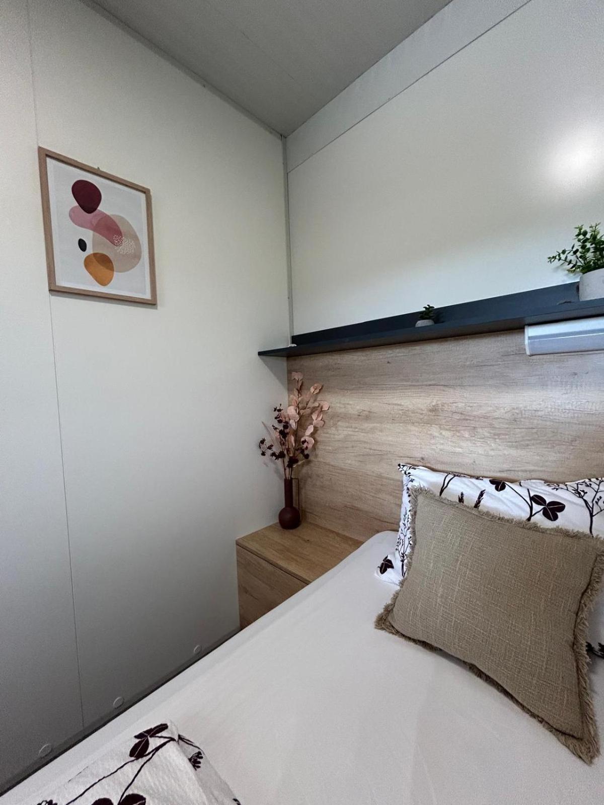 Mobile Home Vilmaris Pakoštane Eksteriør bilde